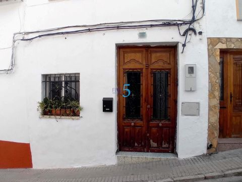 Detached house For sale in Oliva